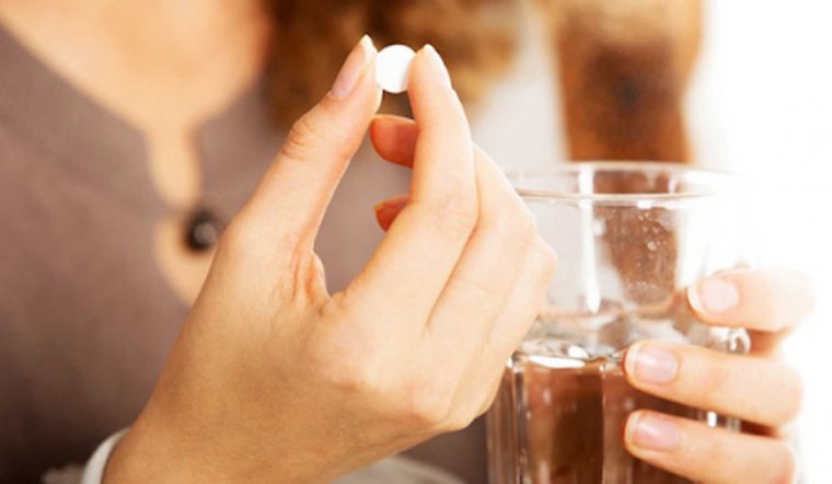 Những lưu ý khi dùng thuốc để giảm đau họng