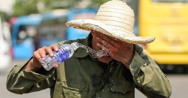 Cẩn trọng với bệnh mùa nóng và cách sơ cứu khi sốc nhiệt, say nắng
