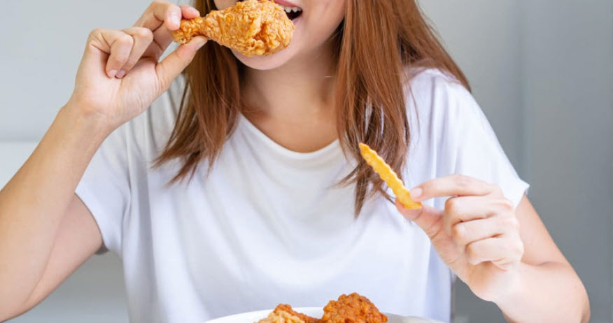 Vì sao ăn thịt gà khiến răng đau lại càng đau thêm?