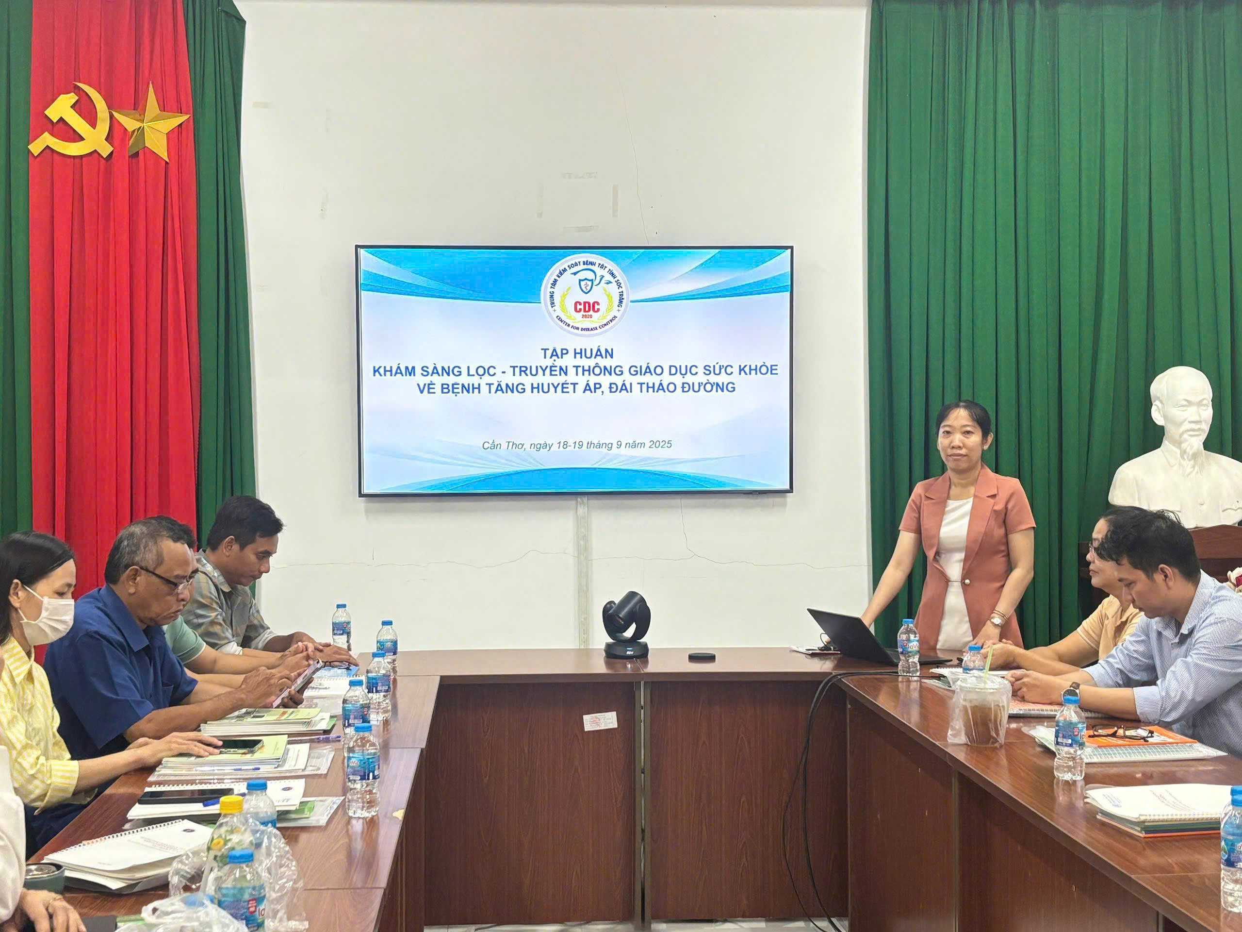 Tập huấn khám sàng lọc và truyền thông giáo dục sức khỏe về bệnh tăng huyết áp, đái tháo đường